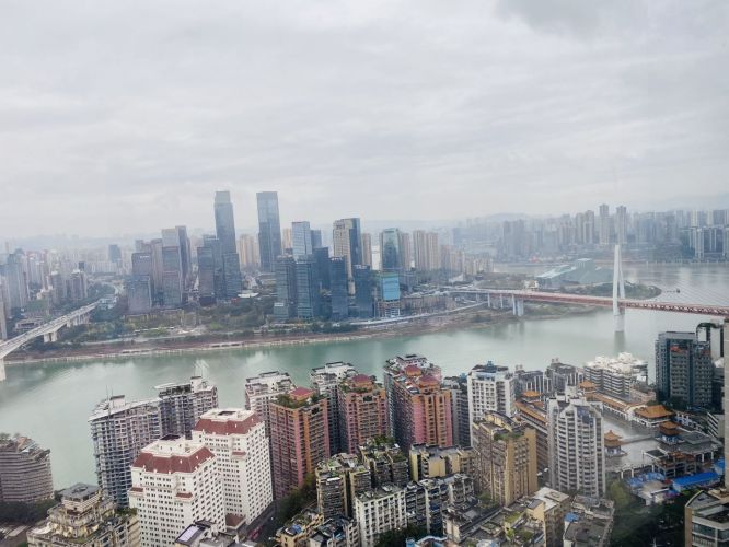 重庆市中心360°环绕江景海航保利294平精装带家具现房特价仅租75