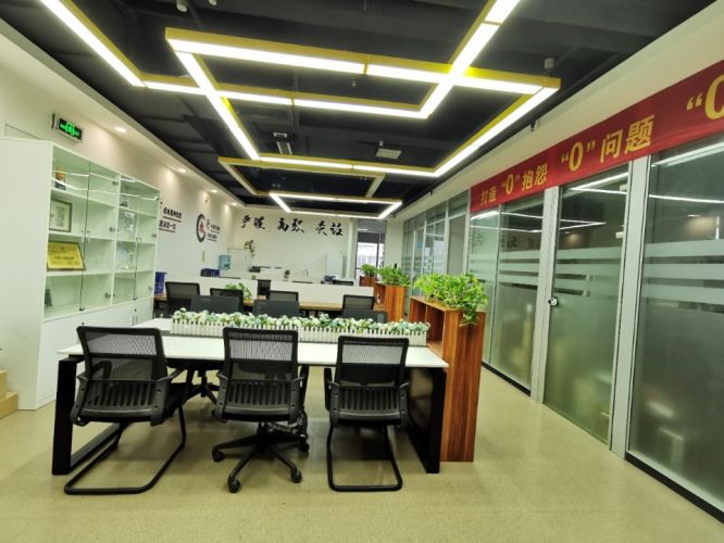 重庆创意公园318写字楼平出租  轻轨口 精装带家具  拎包办公