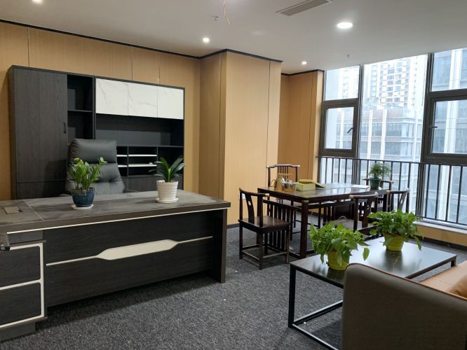重庆融创金贸时代出租3号线轻轨口 238平精装办公室带家具
