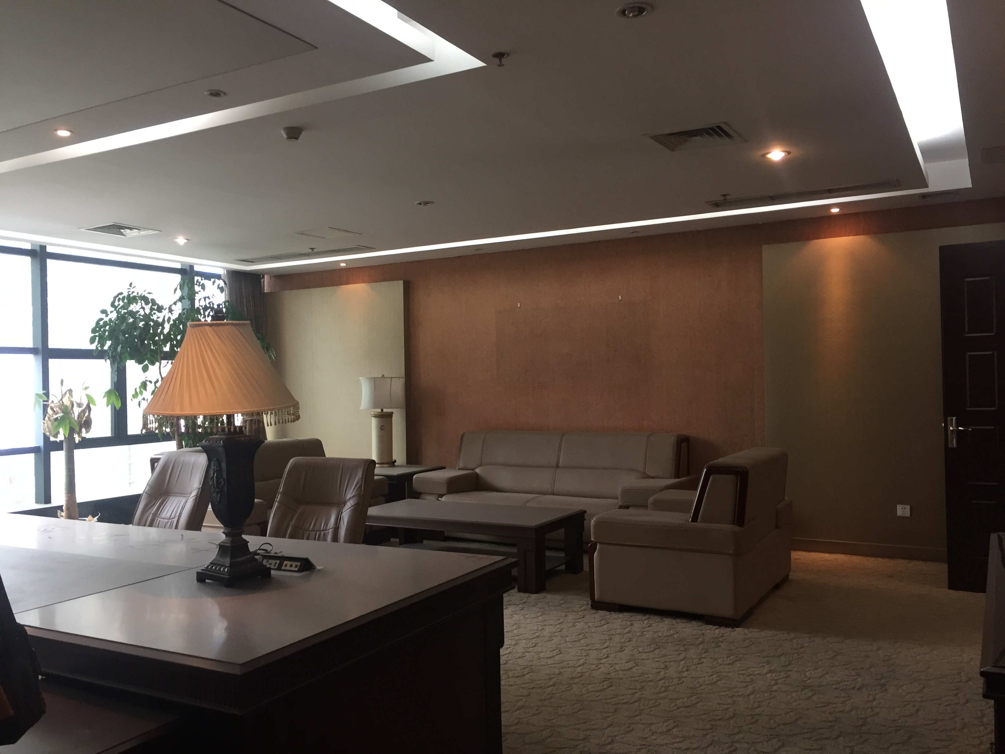 北环龙湖国际半层中式办公装修带部分办公家具