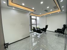 九龙坡杨家坪装修带家具出租随时看房。只剩一套特价8500元
